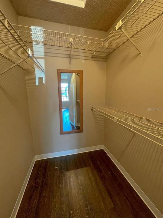 For Sale: $130,000 (1 beds, 1 baths, 708 Square Feet)