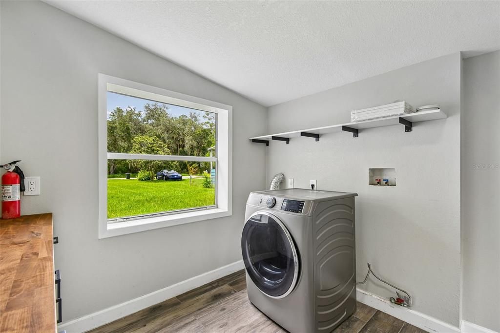 For Sale: $309,900 (4 beds, 2 baths, 1300 Square Feet)