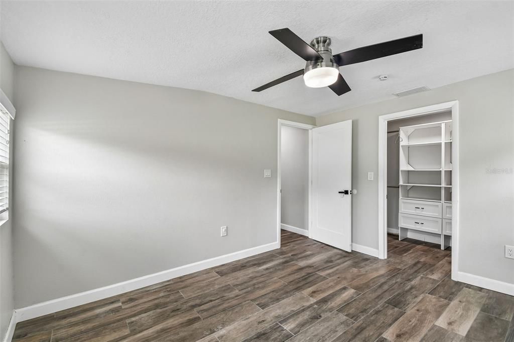 For Sale: $309,900 (4 beds, 2 baths, 1300 Square Feet)