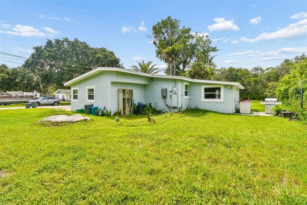 For Sale: $309,900 (4 beds, 2 baths, 1300 Square Feet)