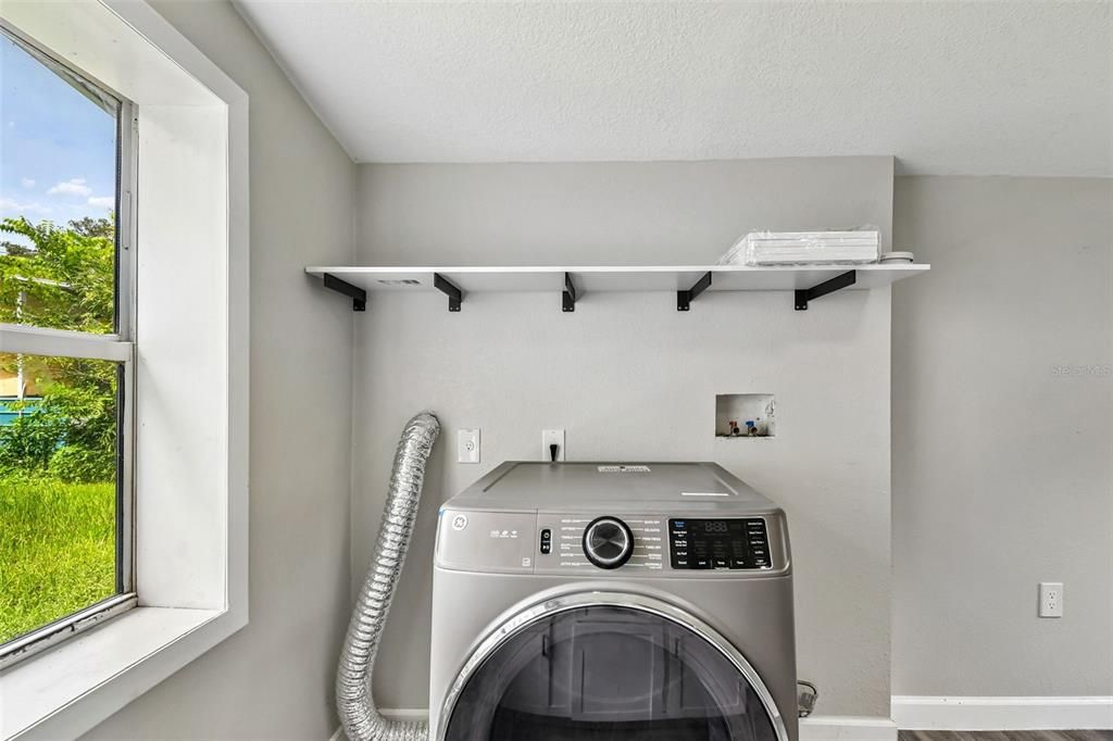 For Sale: $309,900 (4 beds, 2 baths, 1300 Square Feet)