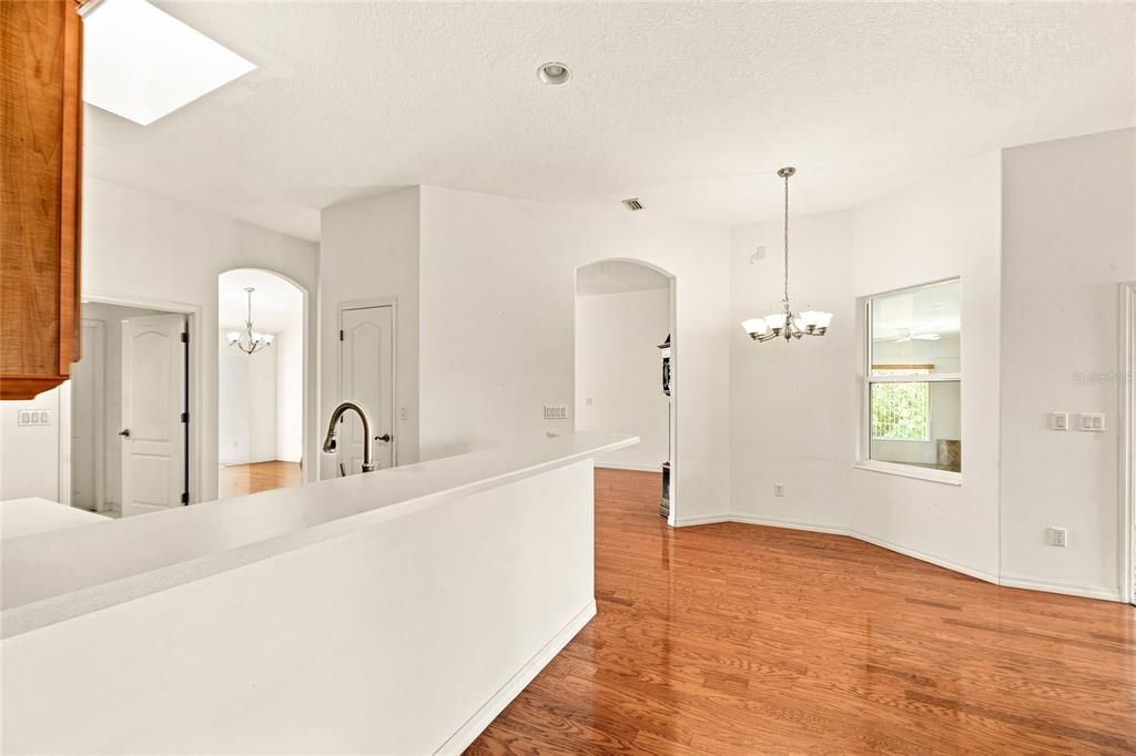 En Venta: $345,900 (3 camas, 2 baños, 1935 Pies cuadrados)