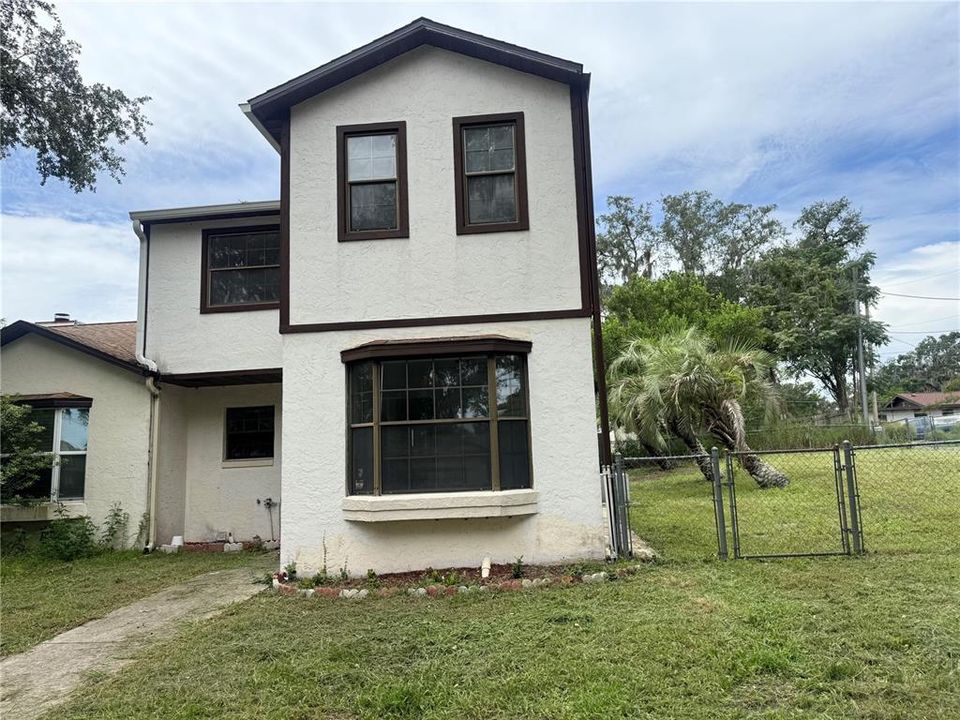 En Venta: $299,900 (3 camas, 2 baños, 1188 Pies cuadrados)