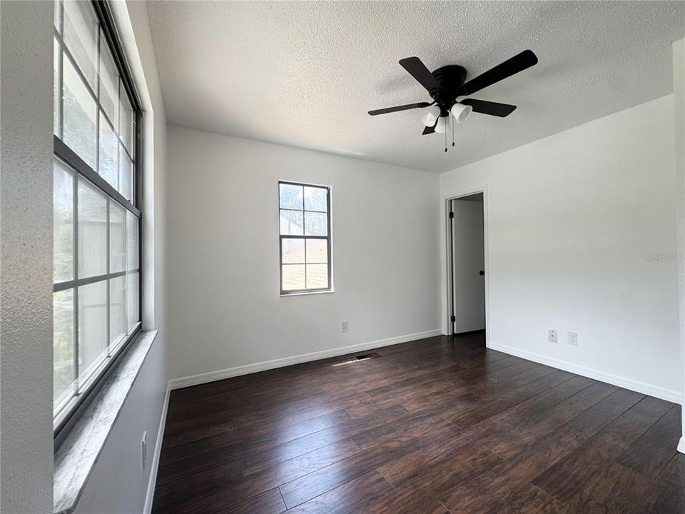 En Venta: $299,900 (3 camas, 2 baños, 1188 Pies cuadrados)