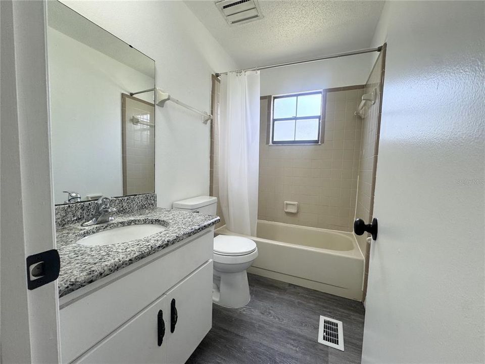 En Venta: $299,900 (3 camas, 2 baños, 1188 Pies cuadrados)