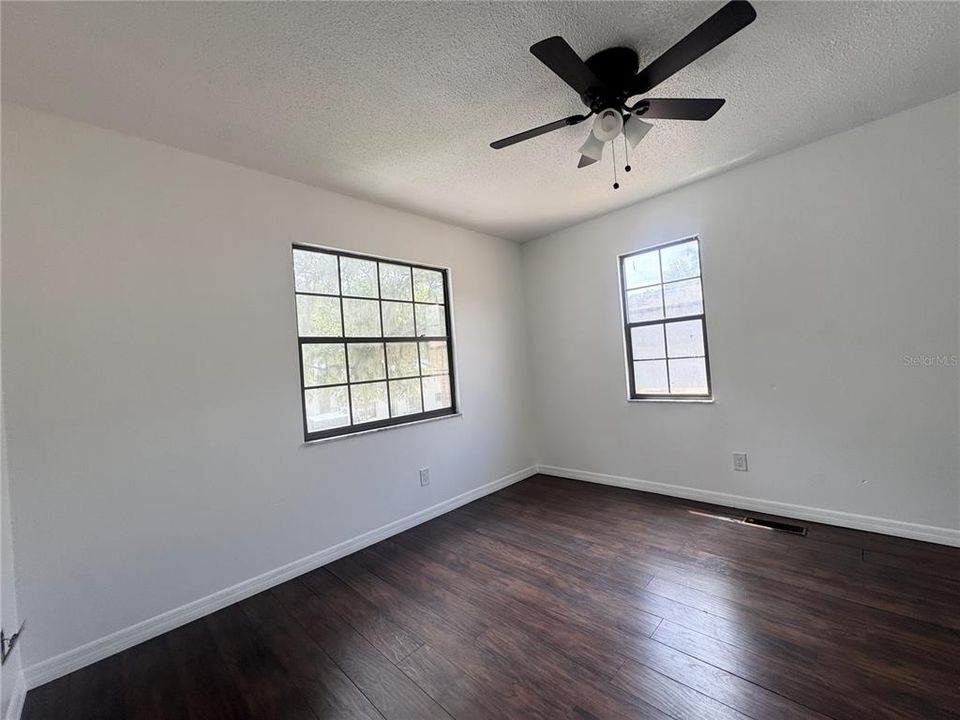 En Venta: $299,900 (3 camas, 2 baños, 1188 Pies cuadrados)