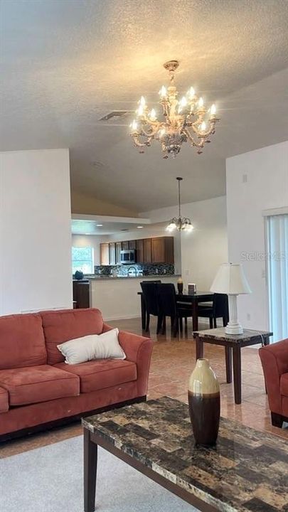 En Venta: $309,000 (3 camas, 2 baños, 1730 Pies cuadrados)