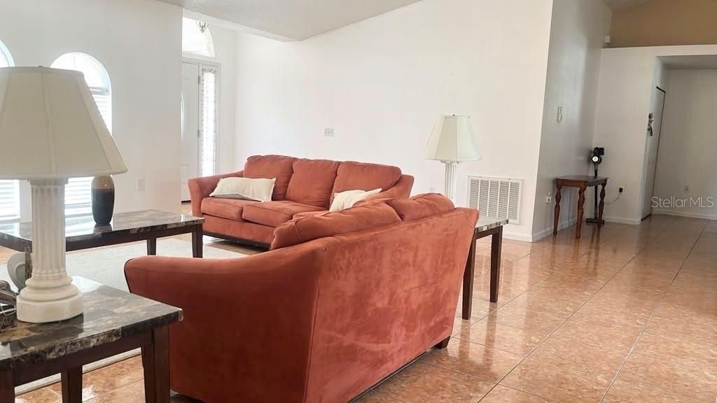 En Venta: $309,000 (3 camas, 2 baños, 1730 Pies cuadrados)