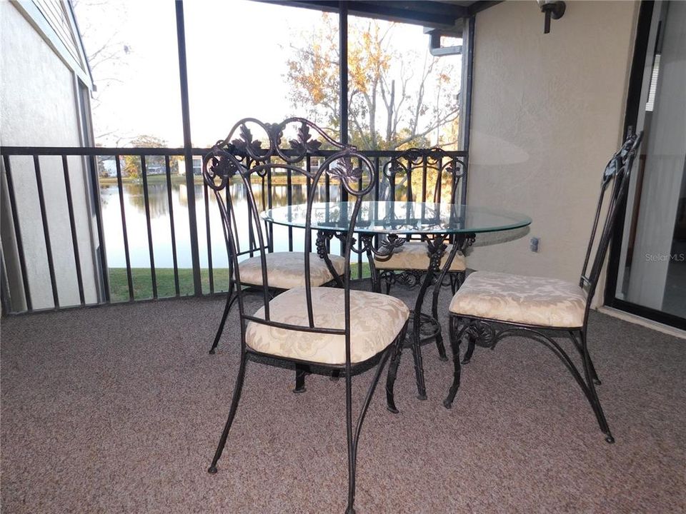 For Rent: $1,900 (2 beds, 2 baths, 924 Square Feet)