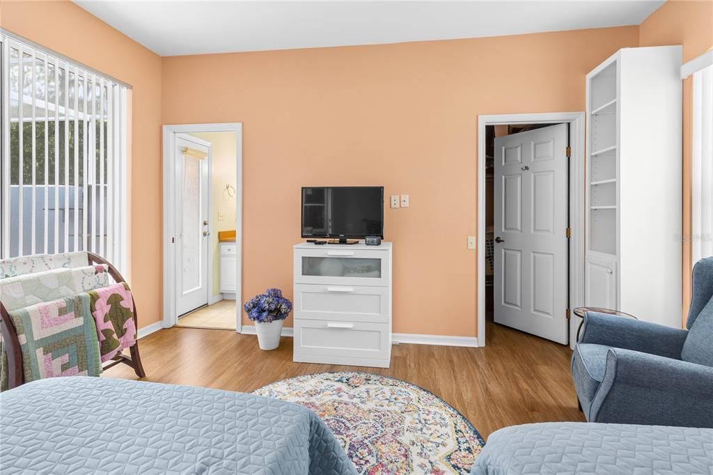 For Sale: $379,900 (3 beds, 3 baths, 1846 Square Feet)