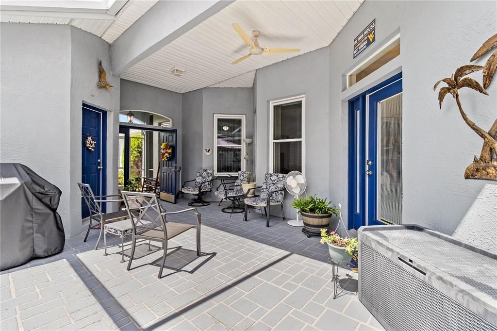 For Sale: $379,900 (3 beds, 3 baths, 1846 Square Feet)