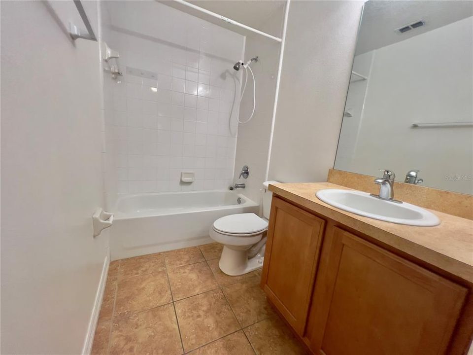 В аренду: $1,950 (3 спален, 2 ванн, 1364 Квадратных фут)