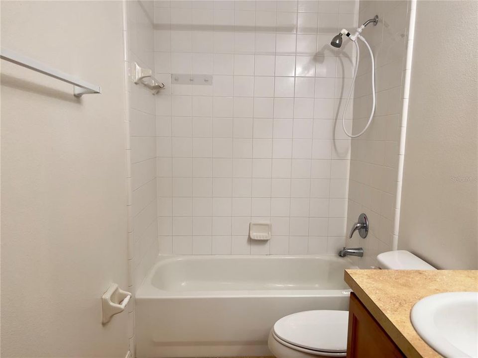 В аренду: $1,950 (3 спален, 2 ванн, 1364 Квадратных фут)
