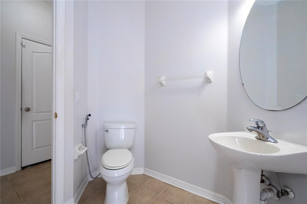 For Rent: $3,100 (4 beds, 2 baths, 2460 Square Feet)