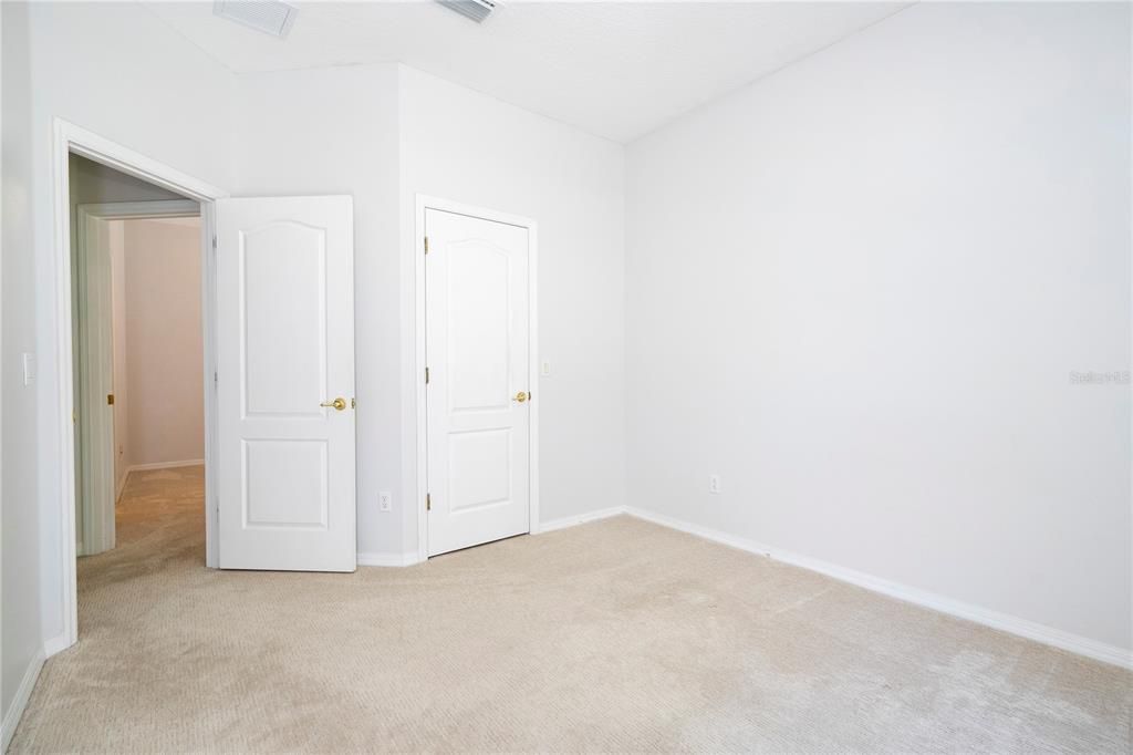 For Rent: $3,100 (4 beds, 2 baths, 2460 Square Feet)