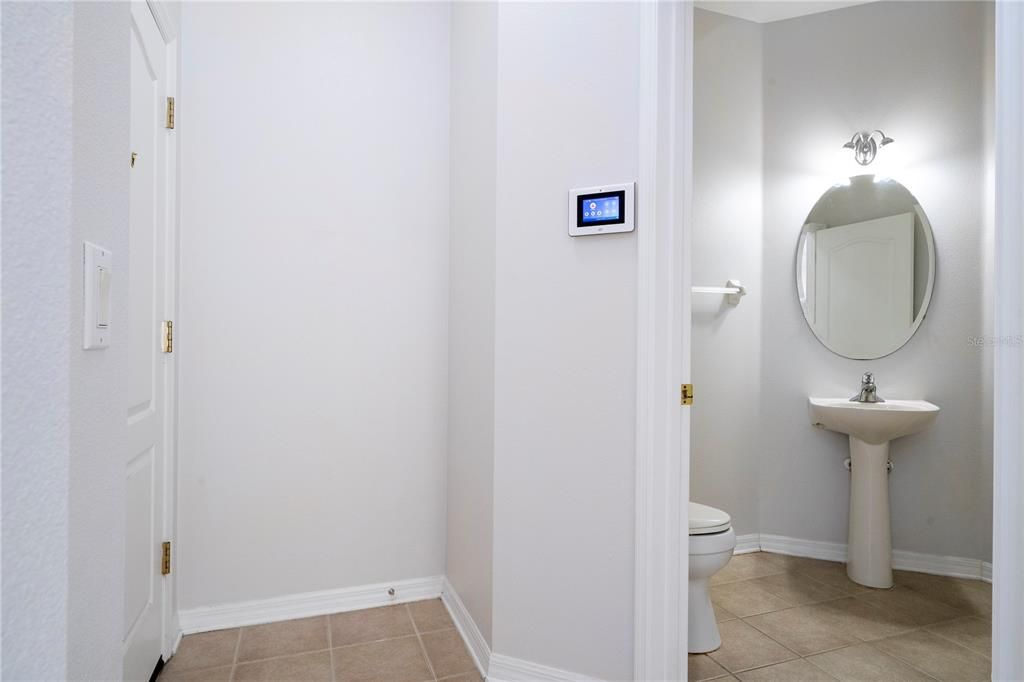 For Rent: $3,100 (4 beds, 2 baths, 2460 Square Feet)