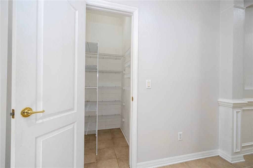 For Rent: $3,100 (4 beds, 2 baths, 2460 Square Feet)
