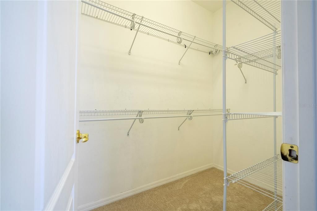 For Rent: $3,100 (4 beds, 2 baths, 2460 Square Feet)