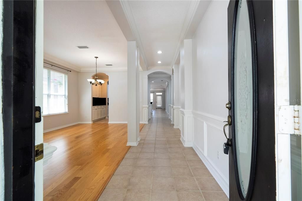 For Rent: $3,100 (4 beds, 2 baths, 2460 Square Feet)