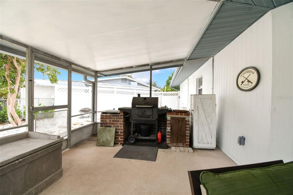 For Rent: $3,300 (3 beds, 1 baths, 1515 Square Feet)