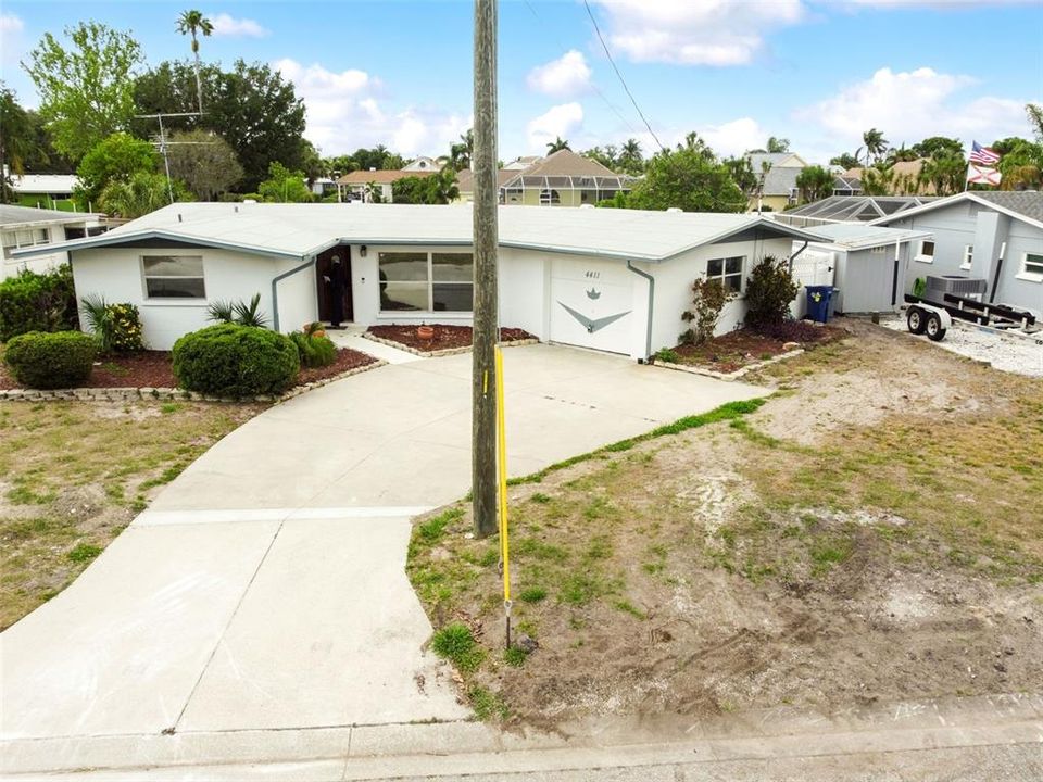 For Rent: $3,300 (3 beds, 1 baths, 1515 Square Feet)