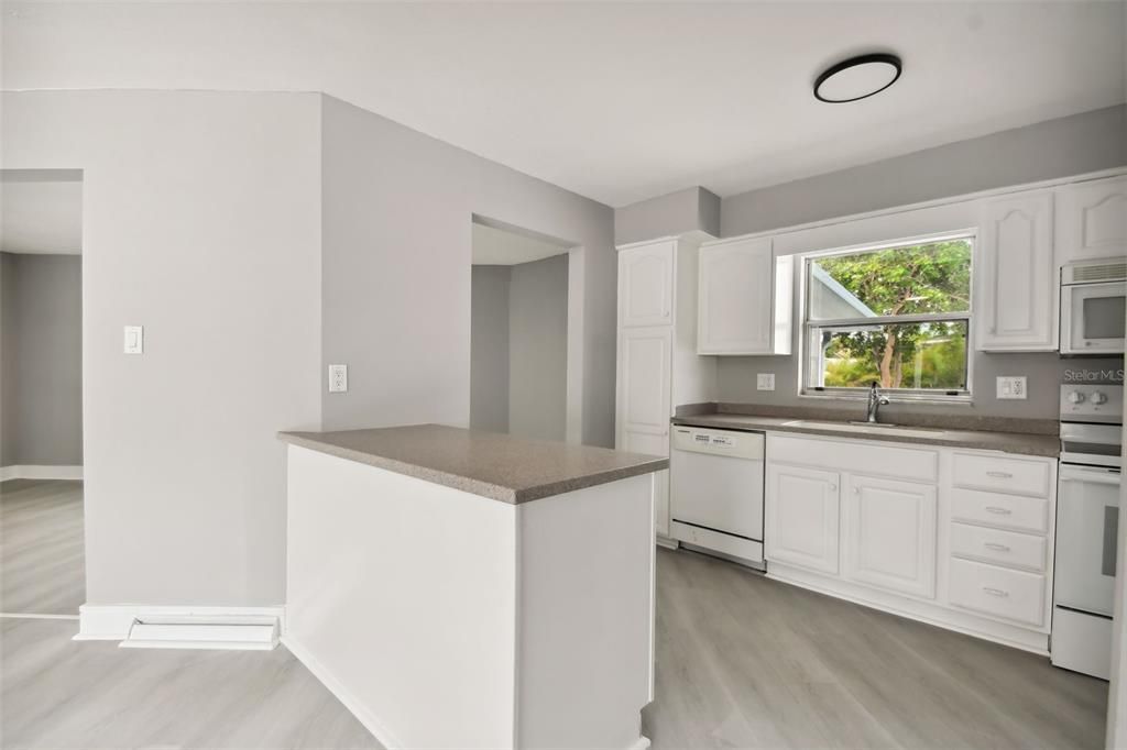 For Rent: $3,300 (3 beds, 1 baths, 1515 Square Feet)