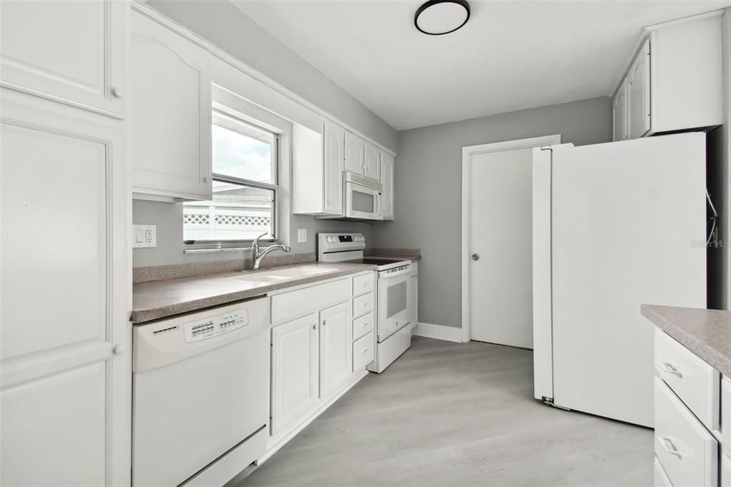 For Rent: $3,300 (3 beds, 1 baths, 1515 Square Feet)