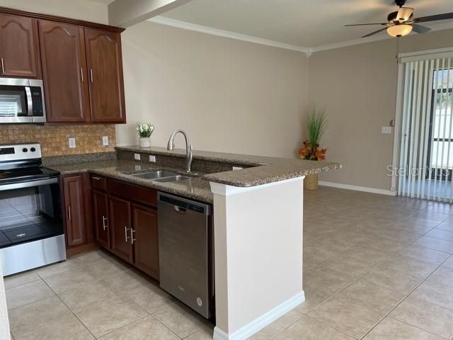 Active With Contract: $2,500 (3 beds, 2 baths, 1500 Square Feet)