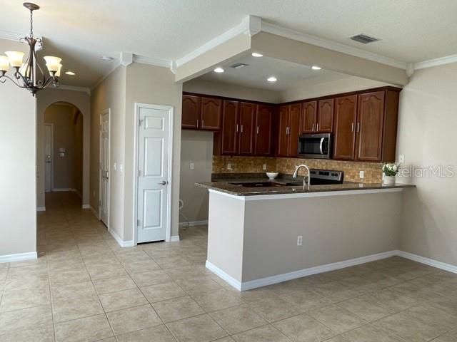 Active With Contract: $2,500 (3 beds, 2 baths, 1500 Square Feet)