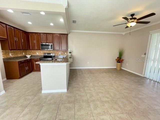 Active With Contract: $2,500 (3 beds, 2 baths, 1500 Square Feet)