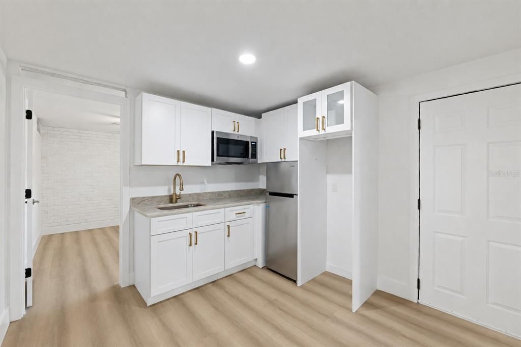 For Sale: $479,000 (4 beds, 3 baths, 1366 Square Feet)
