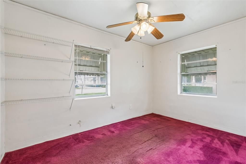 Active With Contract: $190,000 (2 beds, 1 baths, 888 Square Feet)