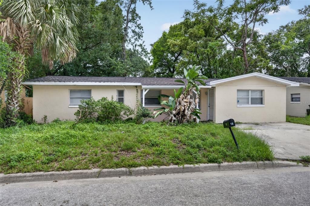 Activo con contrato: $235,000 (4 camas, 1 baños, 1635 Pies cuadrados)