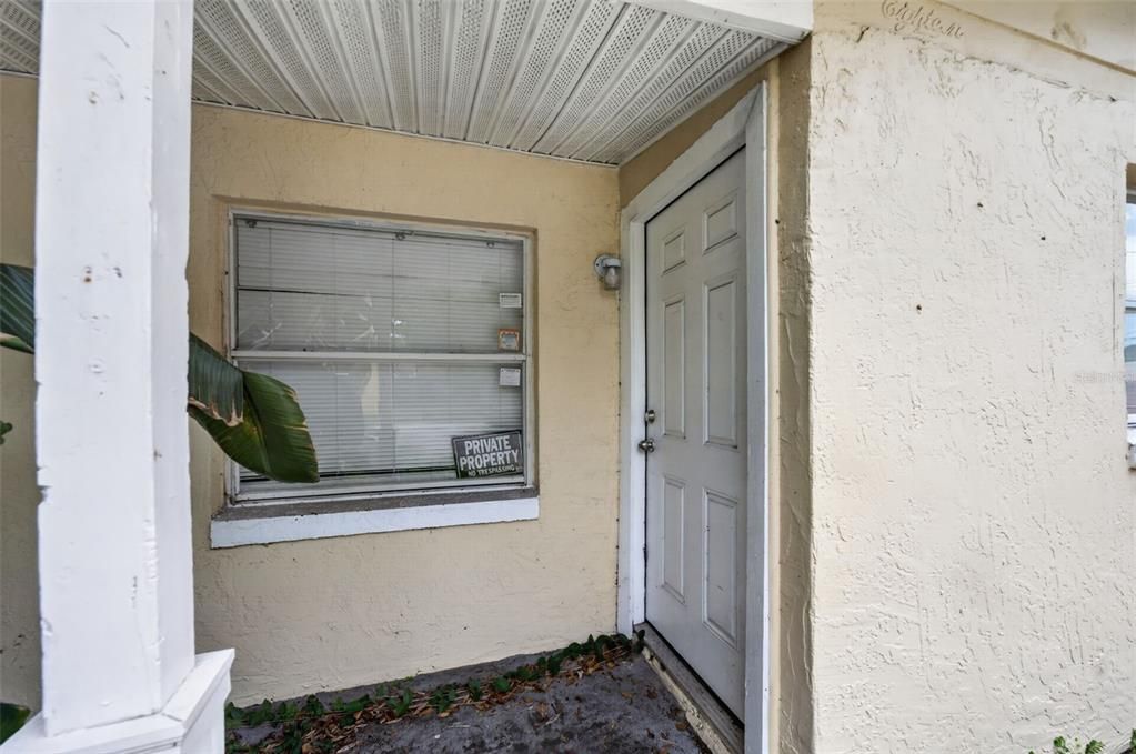Activo con contrato: $235,000 (4 camas, 1 baños, 1635 Pies cuadrados)