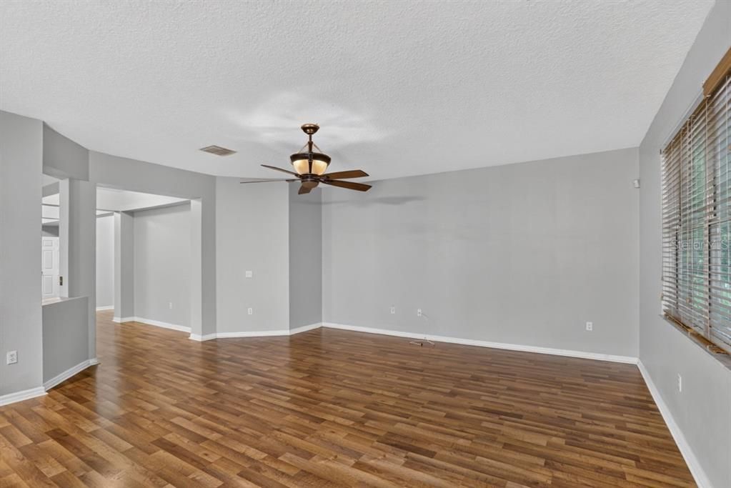 For Sale: $475,000 (4 beds, 2 baths, 2746 Square Feet)