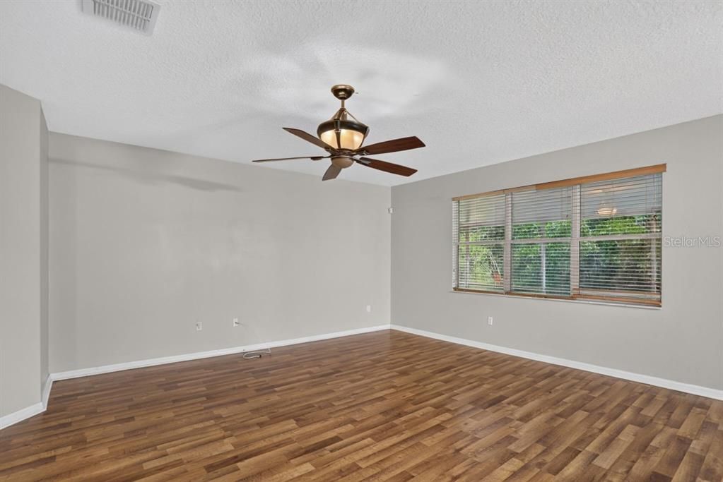 For Sale: $475,000 (4 beds, 2 baths, 2746 Square Feet)