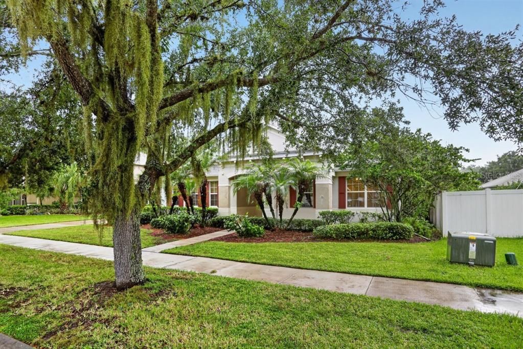 For Sale: $475,000 (4 beds, 2 baths, 2746 Square Feet)