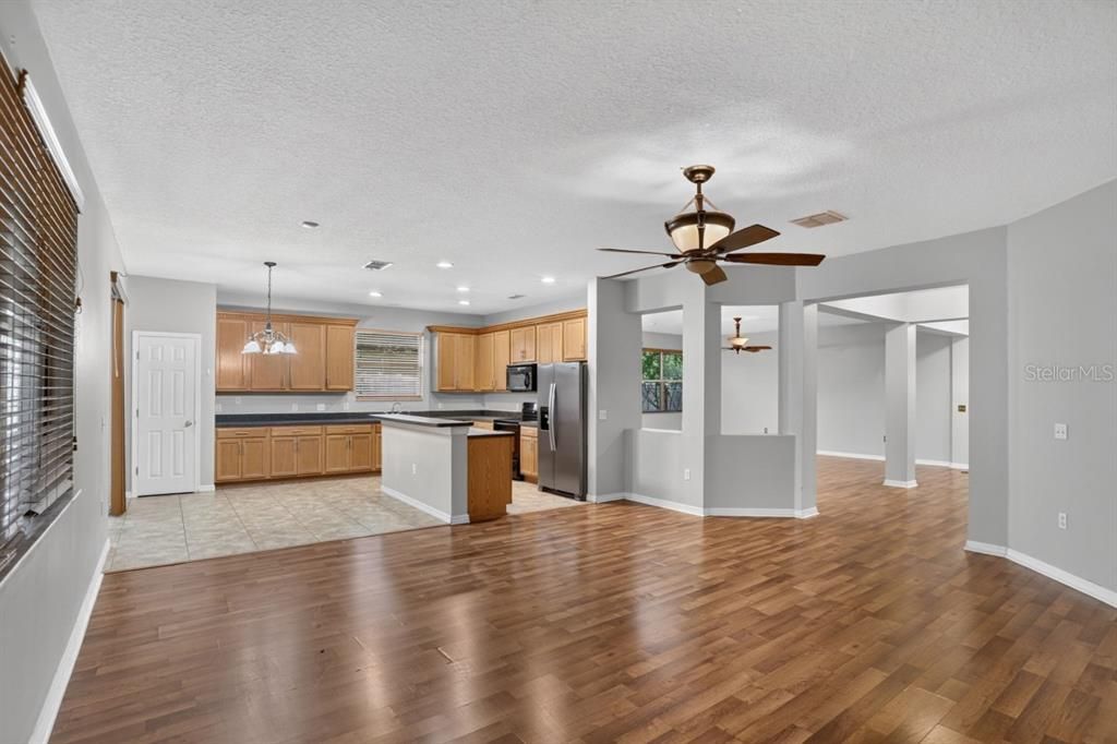 For Sale: $475,000 (4 beds, 2 baths, 2746 Square Feet)