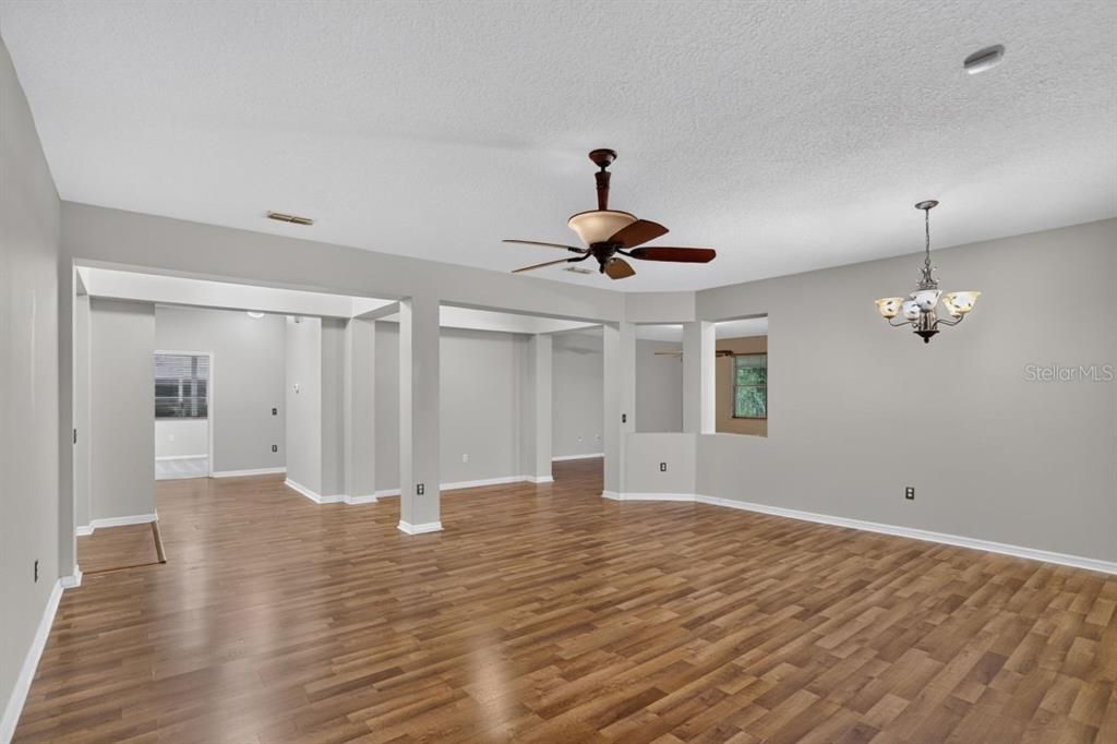 For Sale: $475,000 (4 beds, 2 baths, 2746 Square Feet)