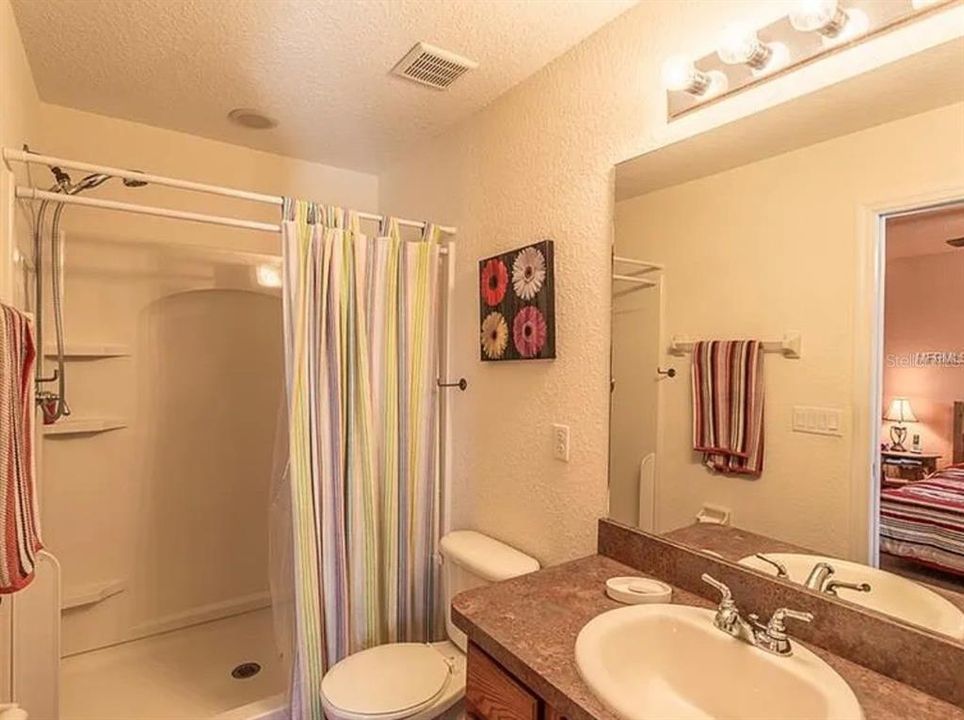 En Venta: $265,000 (4 camas, 3 baños, 1912 Pies cuadrados)