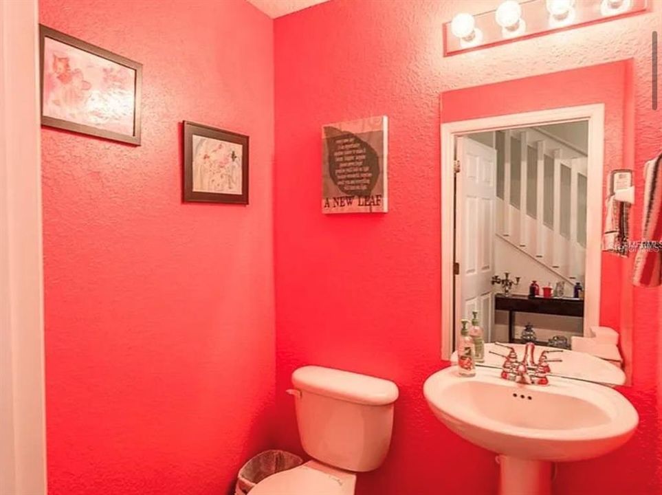 En Venta: $265,000 (4 camas, 3 baños, 1912 Pies cuadrados)
