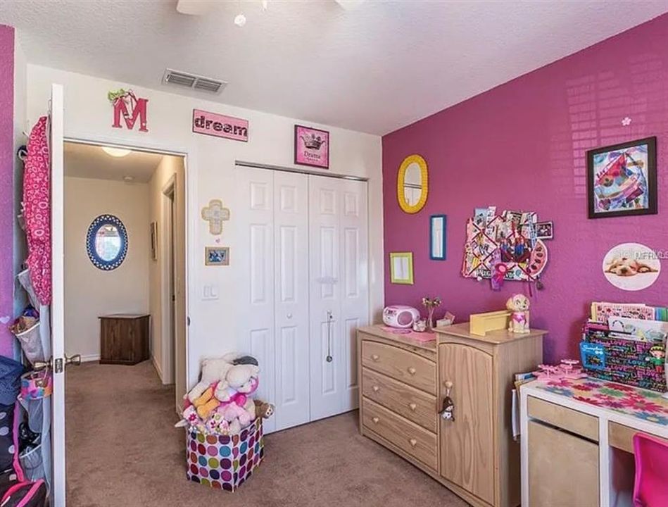 En Venta: $265,000 (4 camas, 3 baños, 1912 Pies cuadrados)