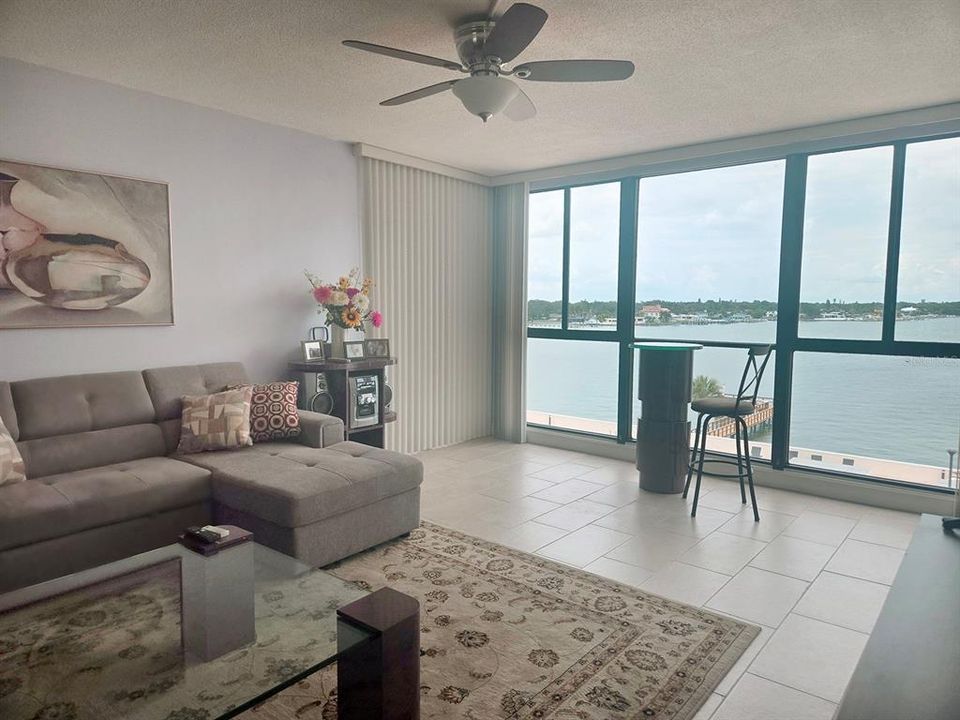 En Venta: $499,000 (2 camas, 2 baños, 1290 Pies cuadrados)