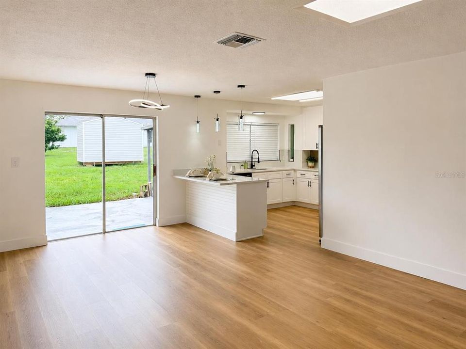 На продажу: $309,900 (3 спален, 2 ванн, 1790 Квадратных фут)