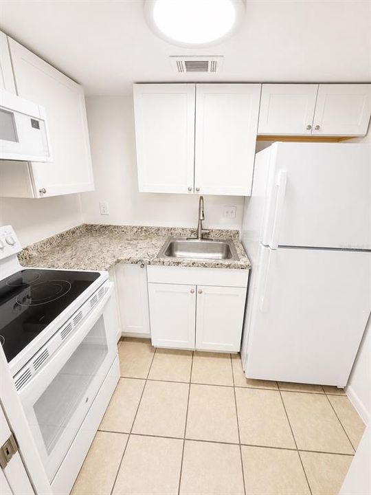 For Rent: $999 (1 beds, 1 baths, 775 Square Feet)