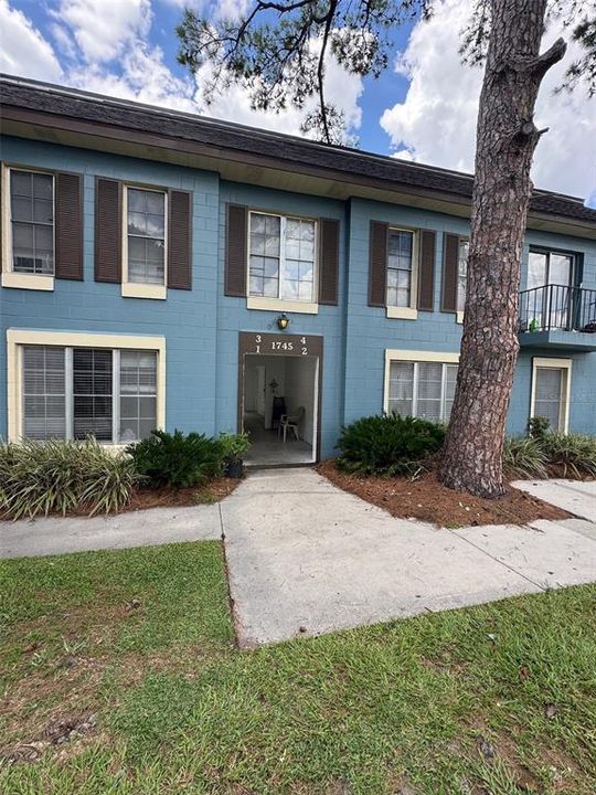 For Rent: $999 (1 beds, 1 baths, 775 Square Feet)