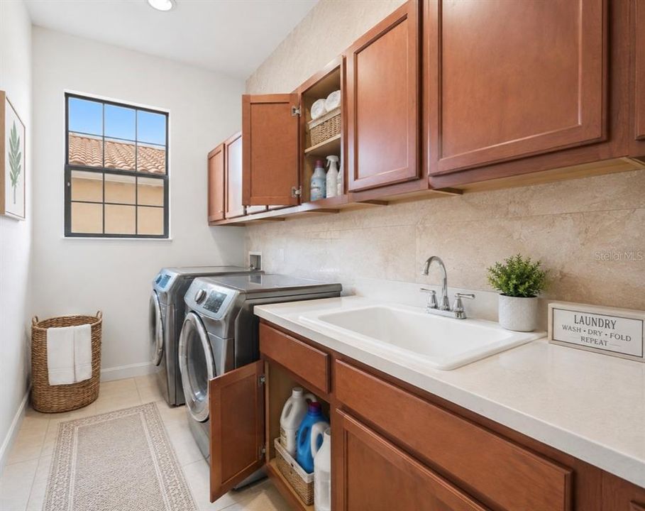 For Rent: $4,800 (5 beds, 4 baths, 3458 Square Feet)