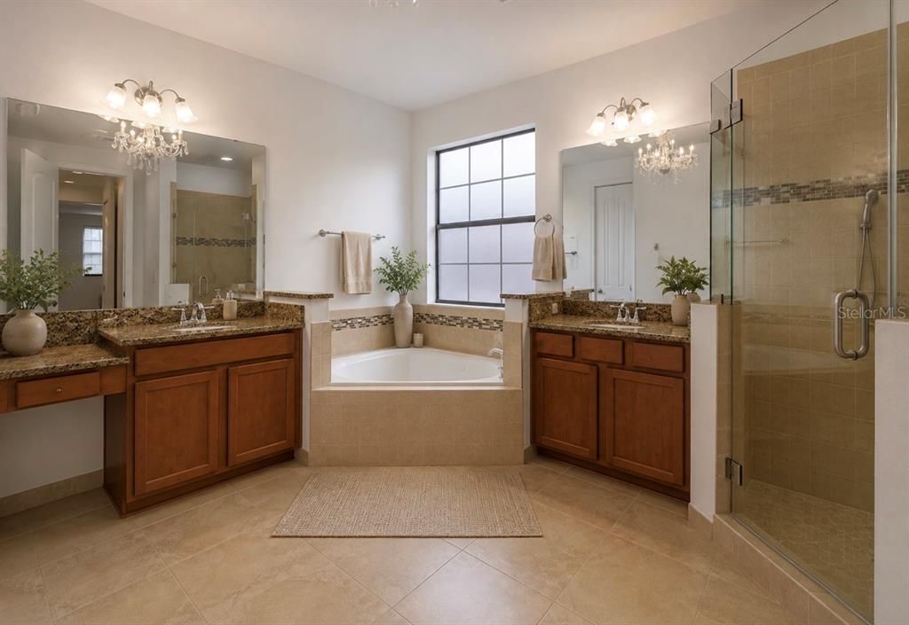 For Rent: $4,800 (5 beds, 4 baths, 3458 Square Feet)