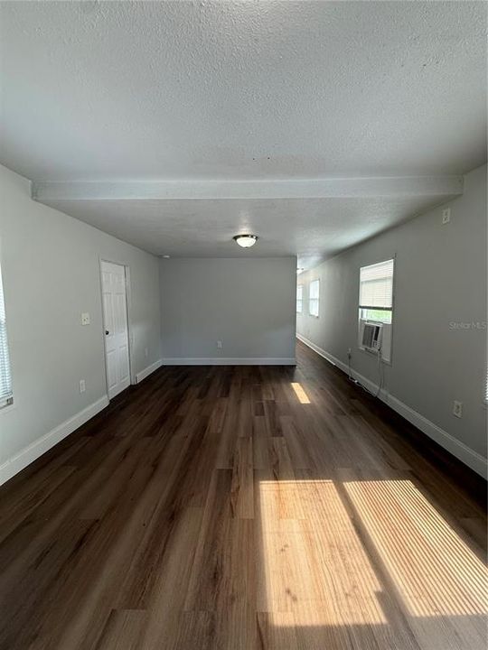 В аренду: $1,425 (3 спален, 1 ванн, 850 Квадратных фут)