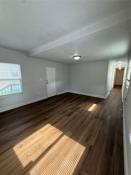 В аренду: $1,425 (3 спален, 1 ванн, 850 Квадратных фут)